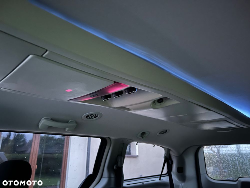 Chrysler Town & Country 3.6 Touring - 11