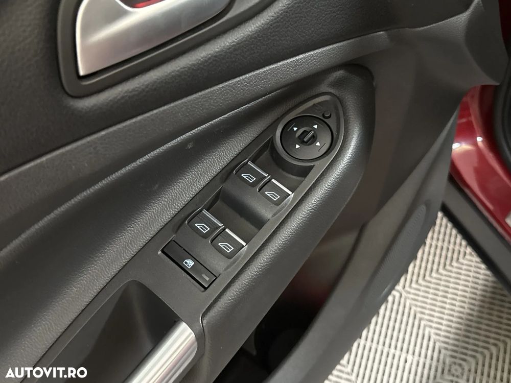 Ford Kuga - 15