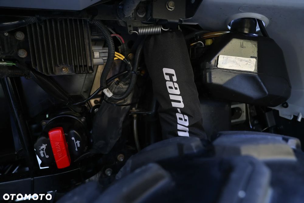 Can-Am Outlander - 8
