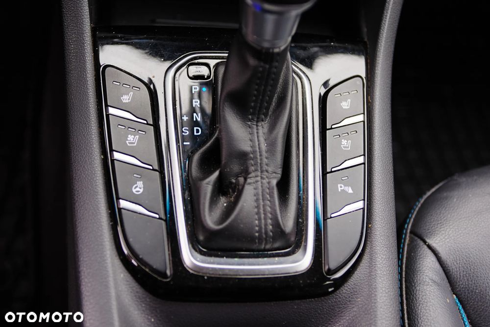 Hyundai IONIQ Hybrid Platinum - 19