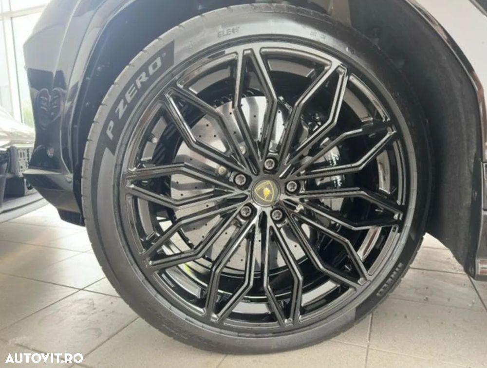 Lamborghini URUS - 16