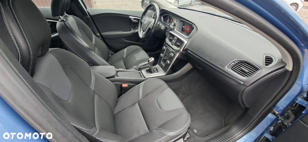 Volvo V40 D2 Momentum - 8