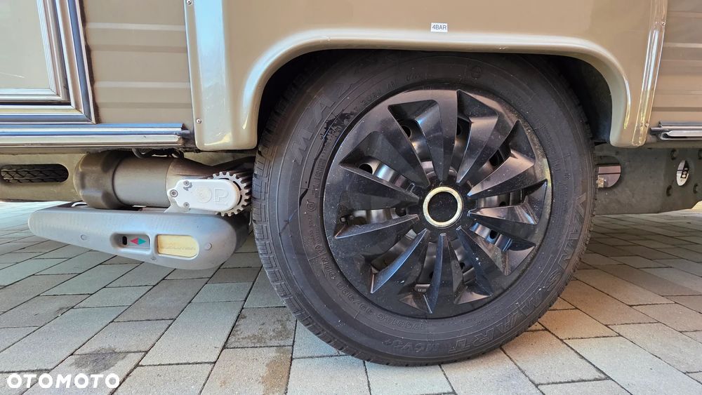 Avento Premier 425 TL Luxe - 30