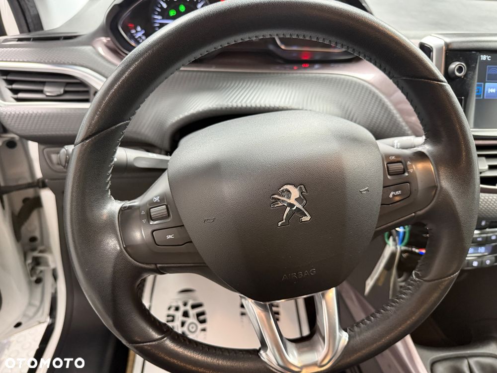 Peugeot 2008 - 12