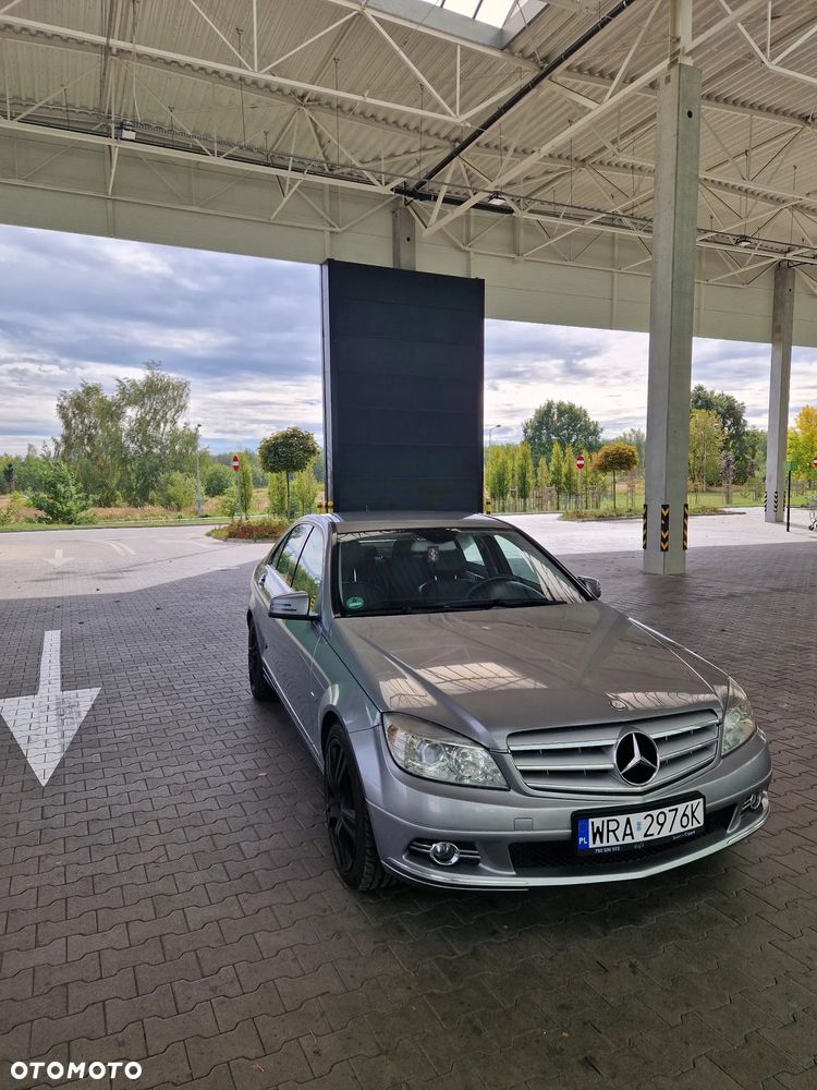 Mercedes-Benz Klasa C 220 CDI BlueEff Avantgarde - 2