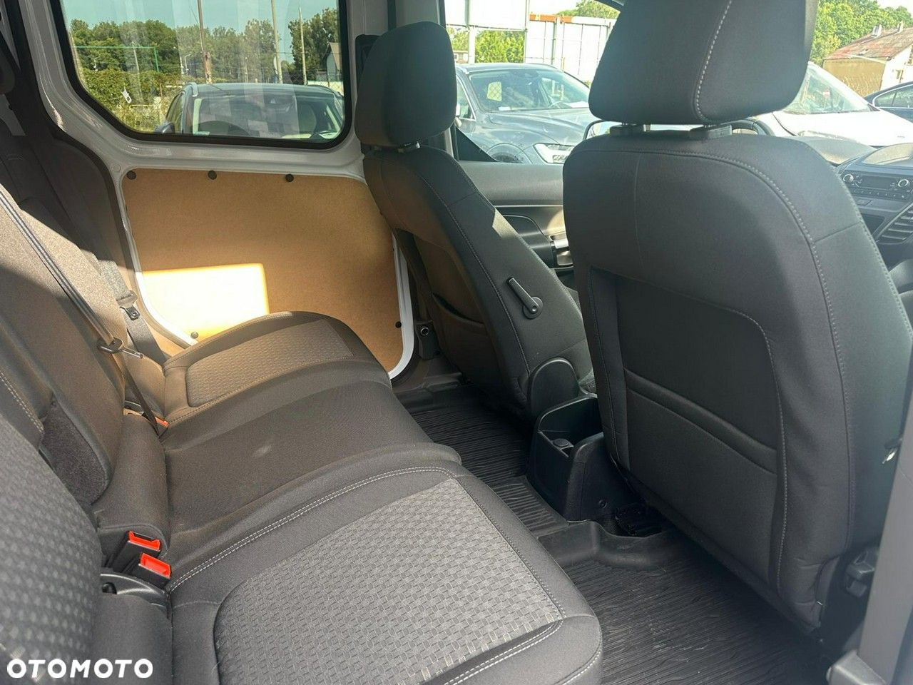 Ford Transit Connect - 20