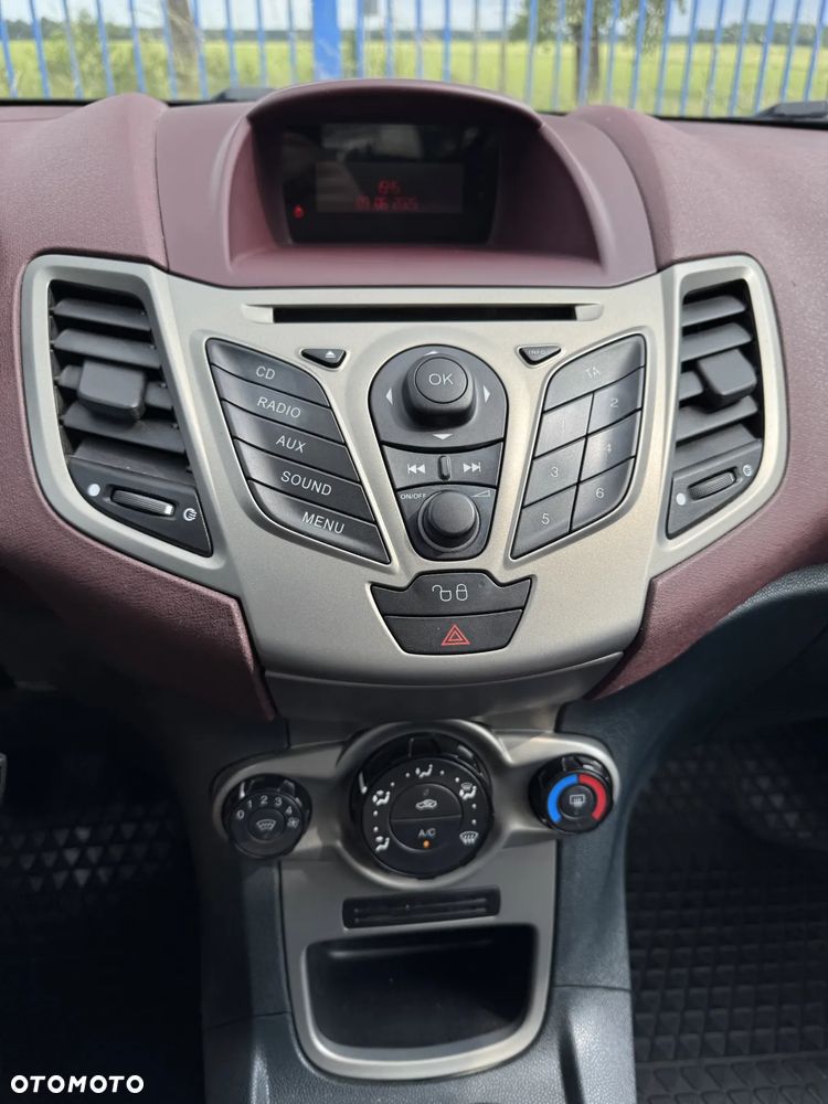 Ford Fiesta 1.25 Ambiente - 22