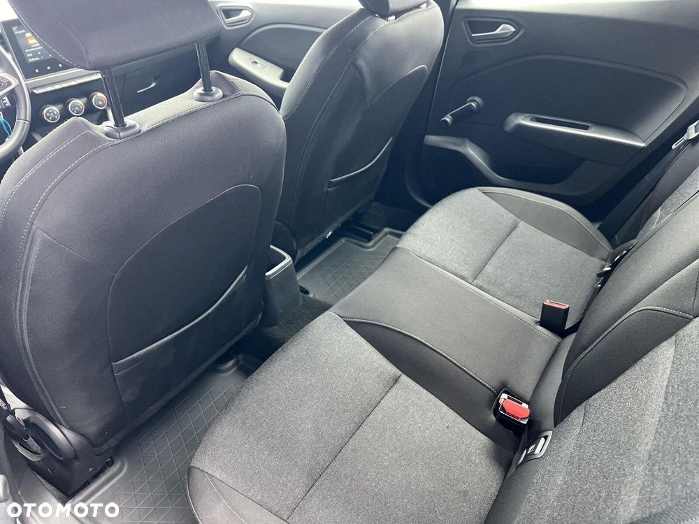 Renault Clio - 23