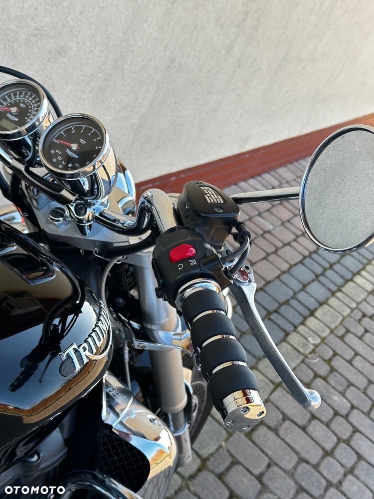 Triumph Rocket - 12