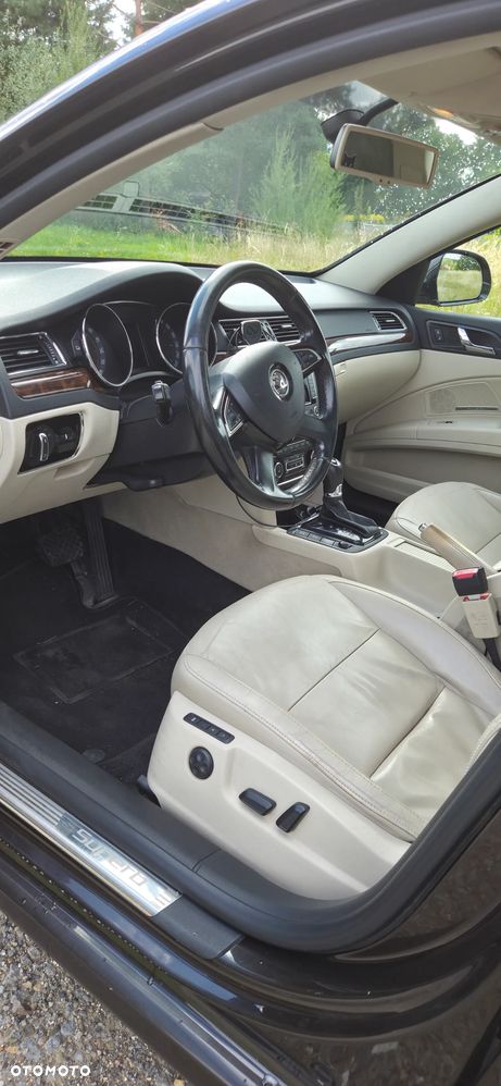 Skoda Superb 2.0 TDI 4x4 Elegance Outdoor DSG - 12