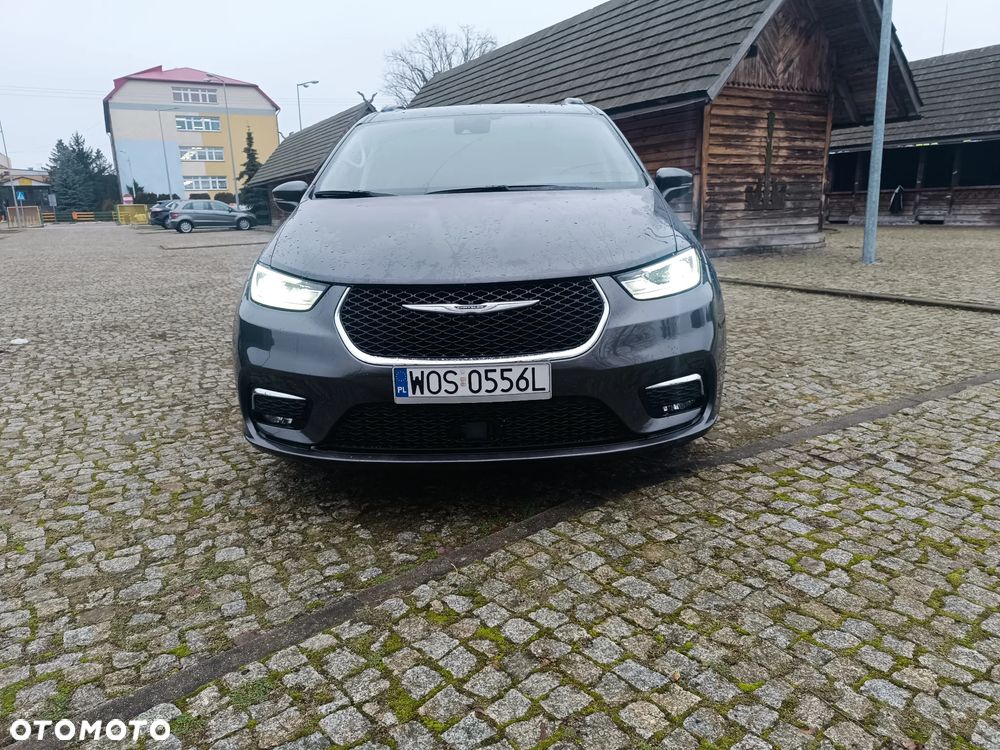 Chrysler Pacifica - 3