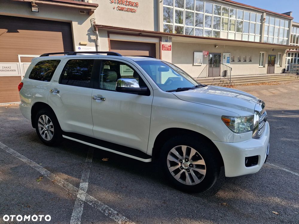 Toyota Sequoia - 23