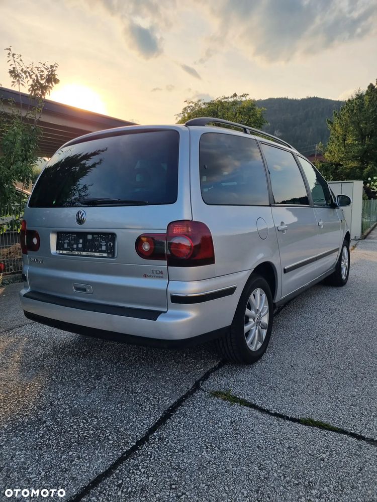Volkswagen Sharan 1.9 TDI 4Motion Exclusive Edition - 4