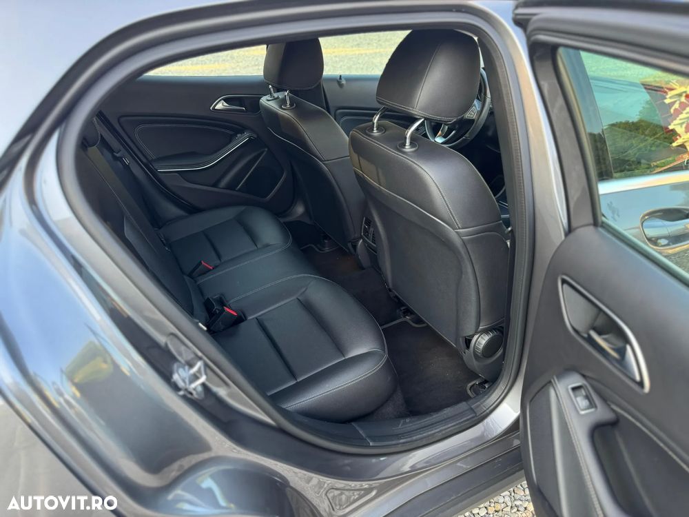 Mercedes-Benz GLA - 9