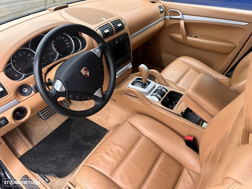 Porsche Cayenne S 4.5 V8 de 2008 para peças - 13