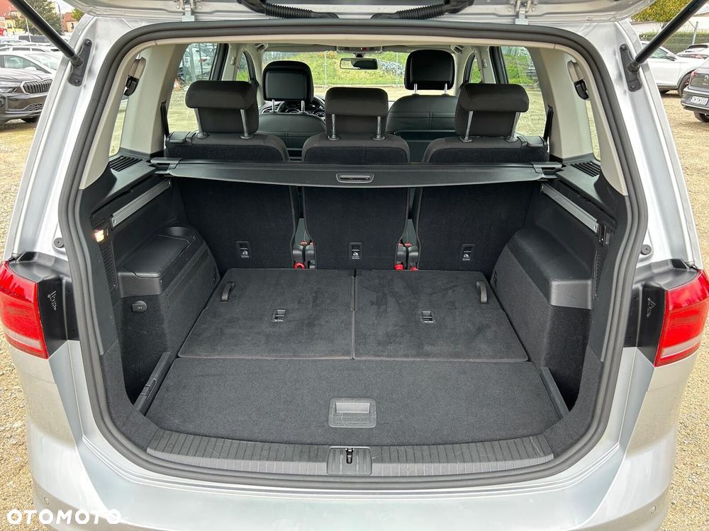 Volkswagen Touran 1.5 TSI EVO Comfortline - 12