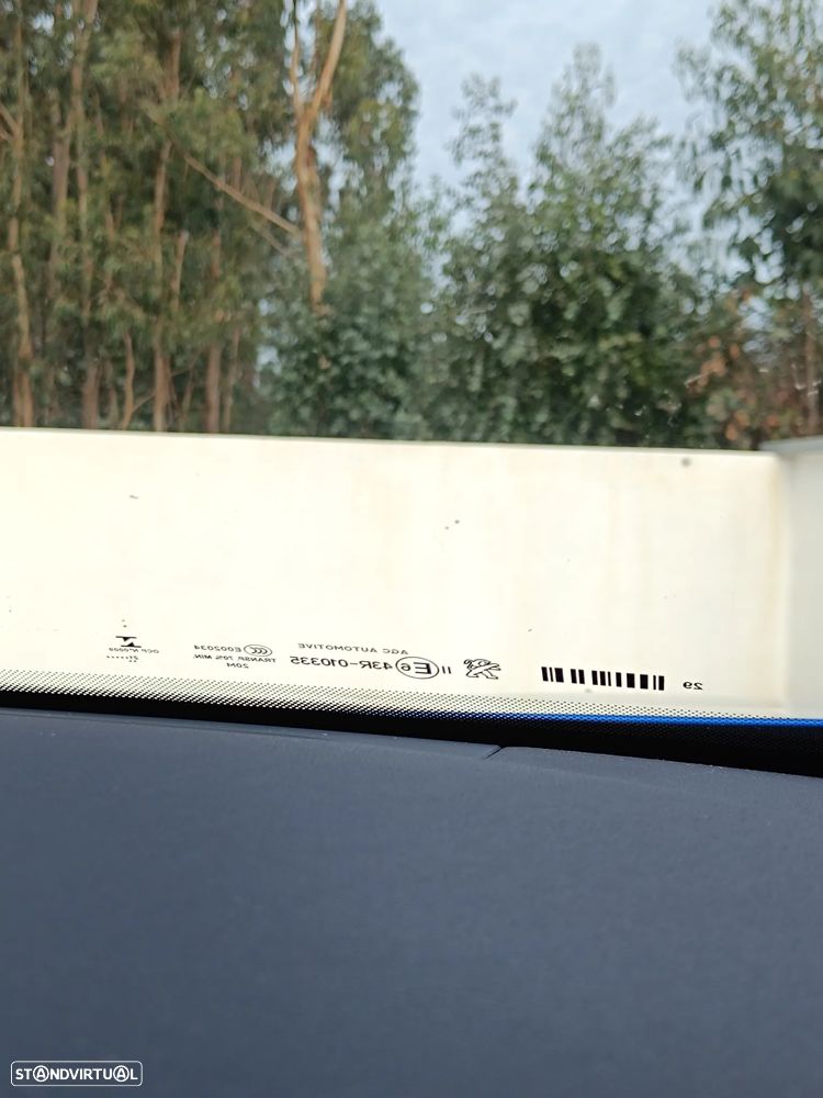 Peugeot 2008 1.2 PureTech Active - 19