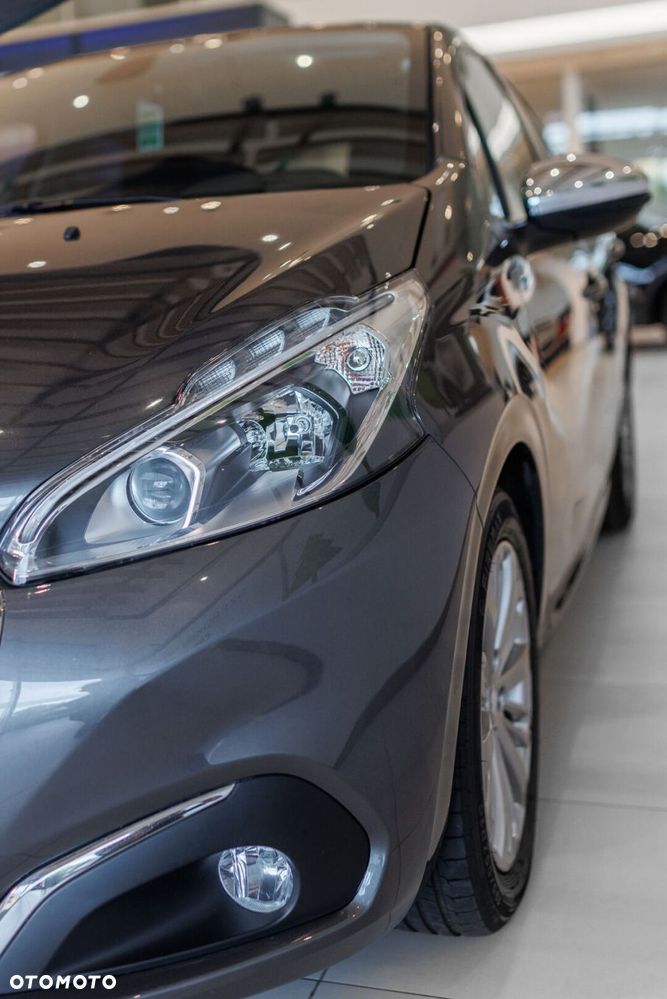 Peugeot 208 1.2 PureTech GPF Signature S&S - 13