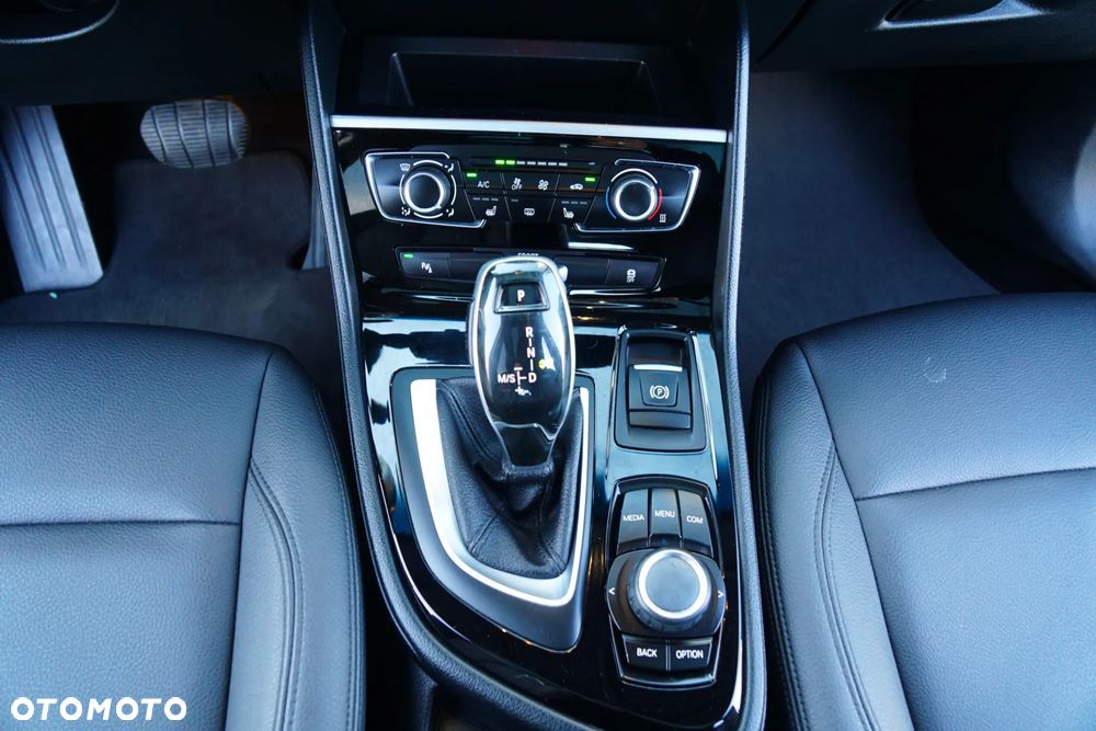 BMW Seria 2 218d Advantage sport - 30