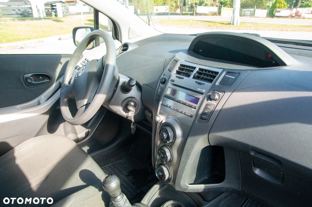 Toyota Yaris 1.33 Luna - 17
