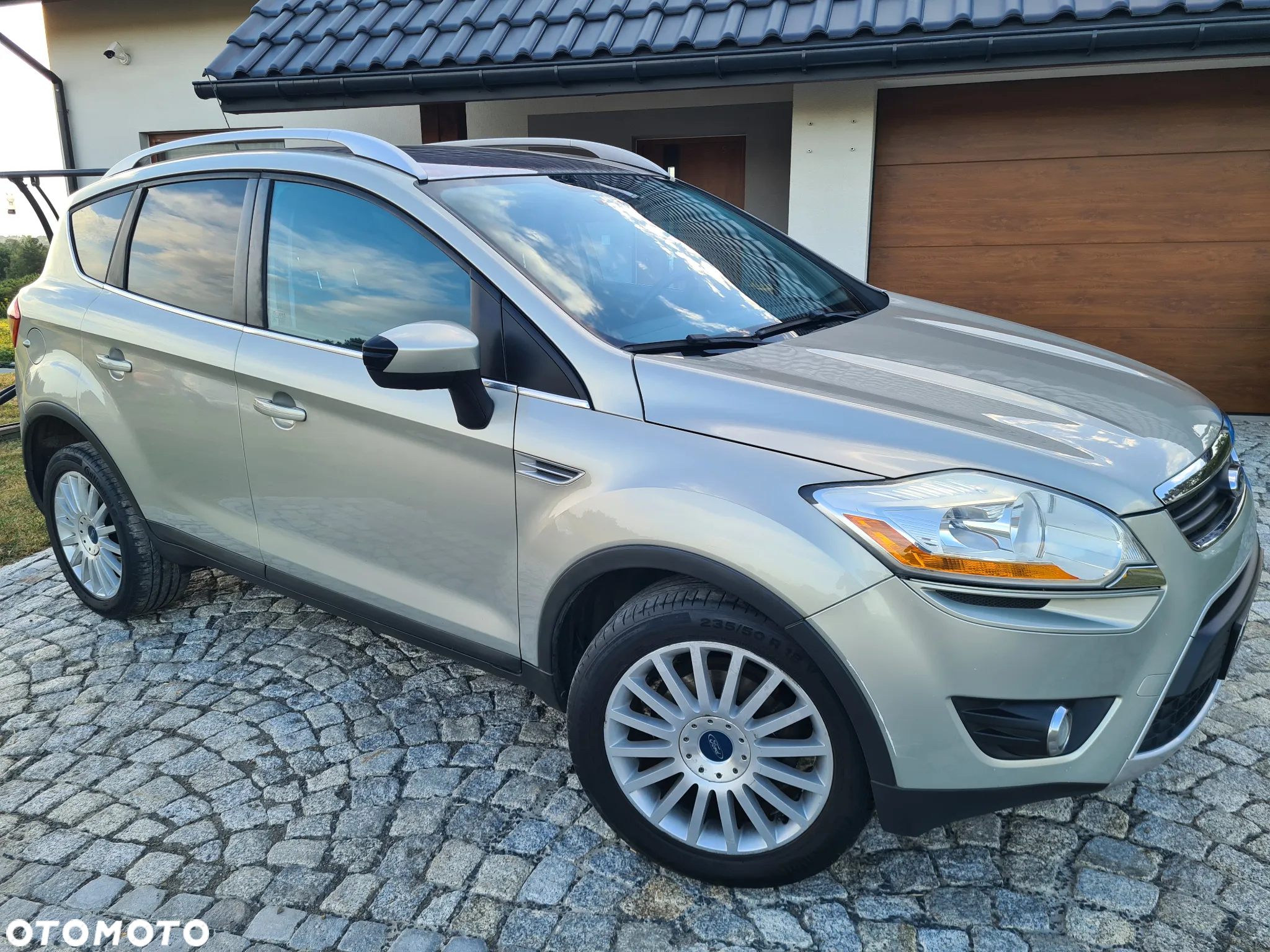 Ford Kuga 2.0 TDCi 4x4 Titanium - 2