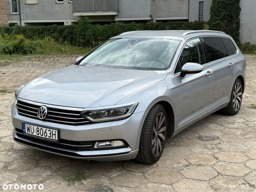 Volkswagen Passat - 1