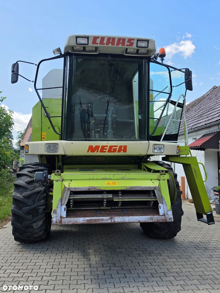 Claas Mega 208 - 9