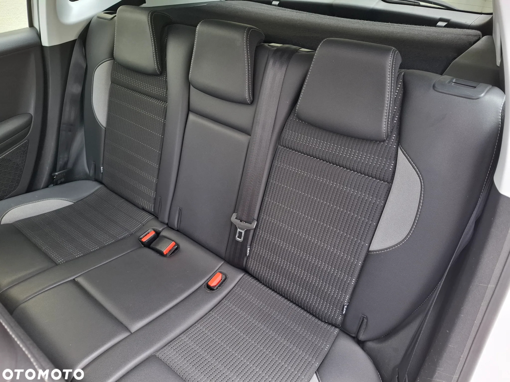 Peugeot 2008 1.2 Pure Tech Allure S&S EAT6 - 16