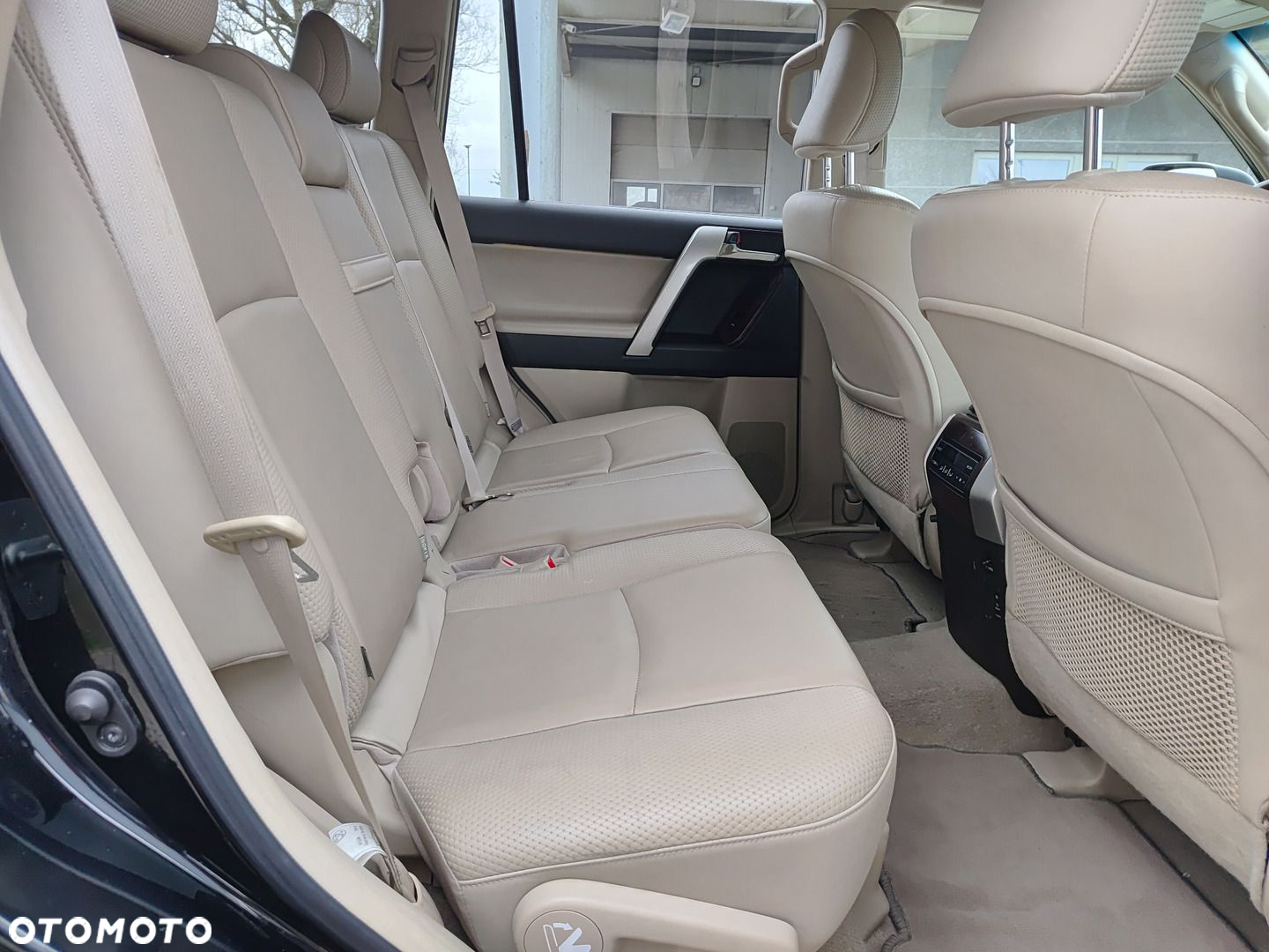Toyota Land Cruiser - 7