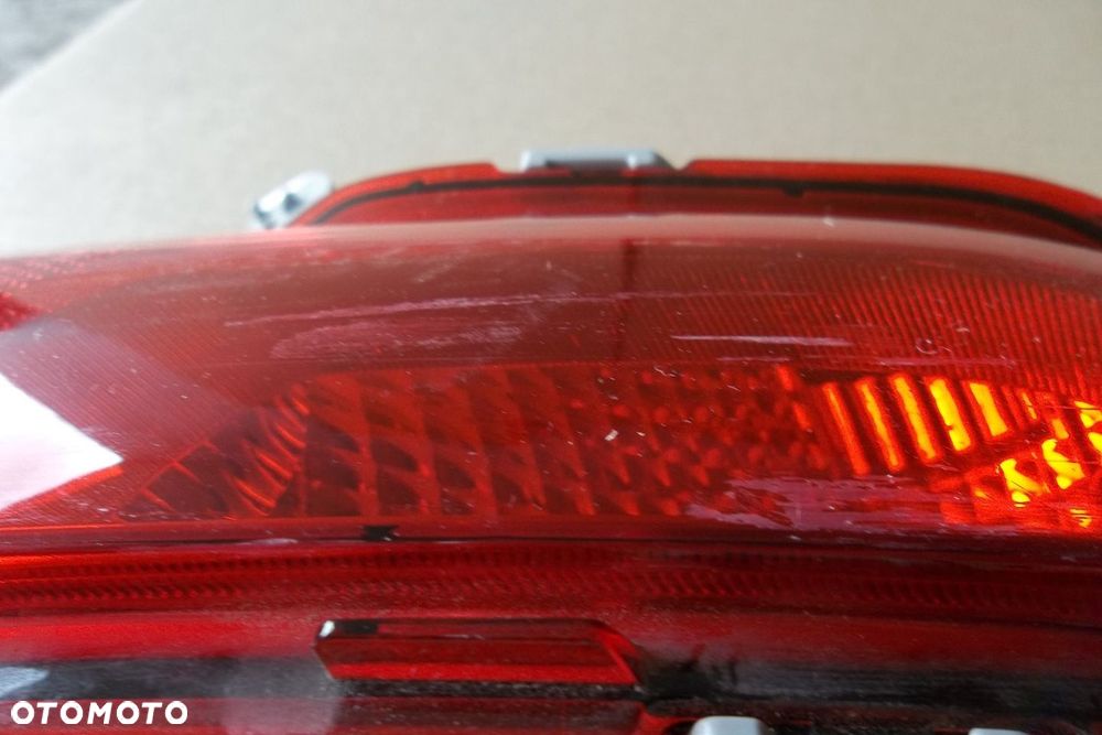 Lampa tylna prawa w zderzak HYUNDAI i30 - 7