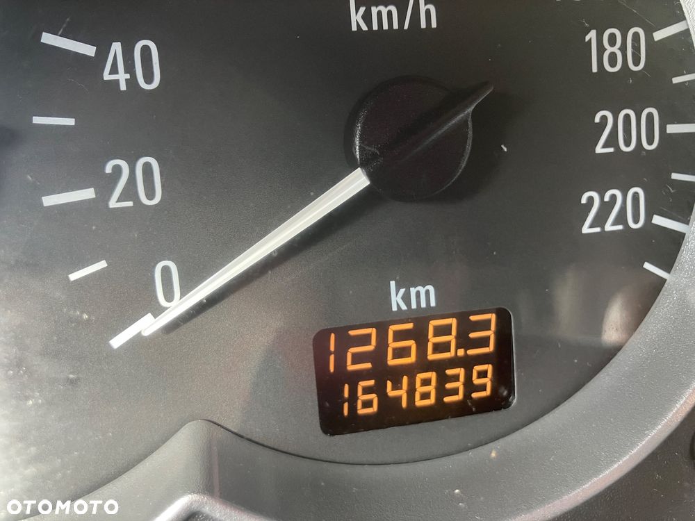 Opel Corsa 1.2 16V - 12