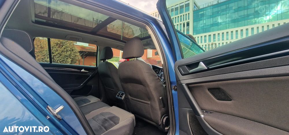 Volkswagen Golf - 11