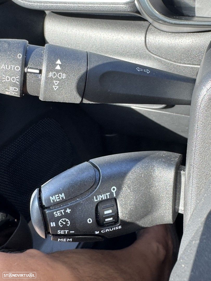 Citroën C3 1.2 PureTech Shine Pack EAT6 - 21