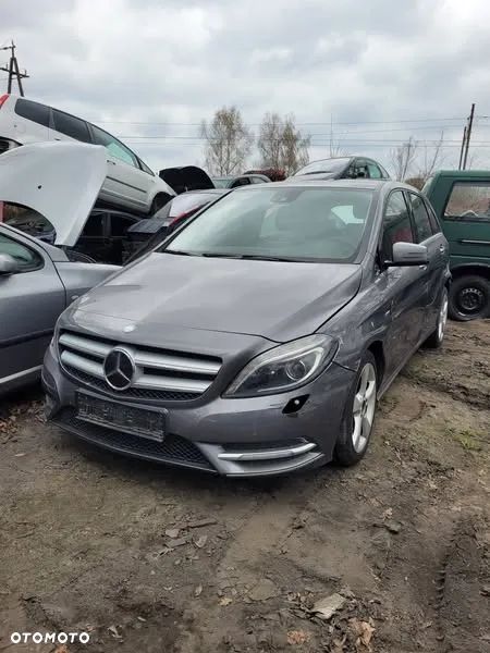 Części- Mercedes-benz b180 cdi 1796 80kW diesel  2012r. - 1