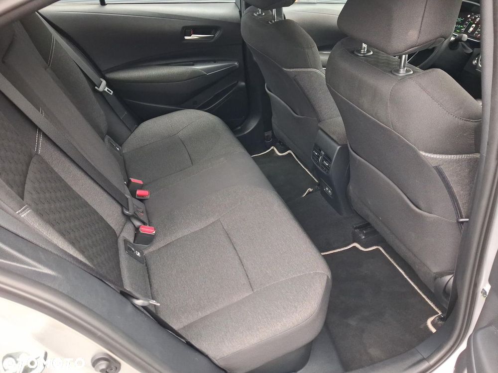 Toyota Corolla 1.8 Hybrid Comfort - 12