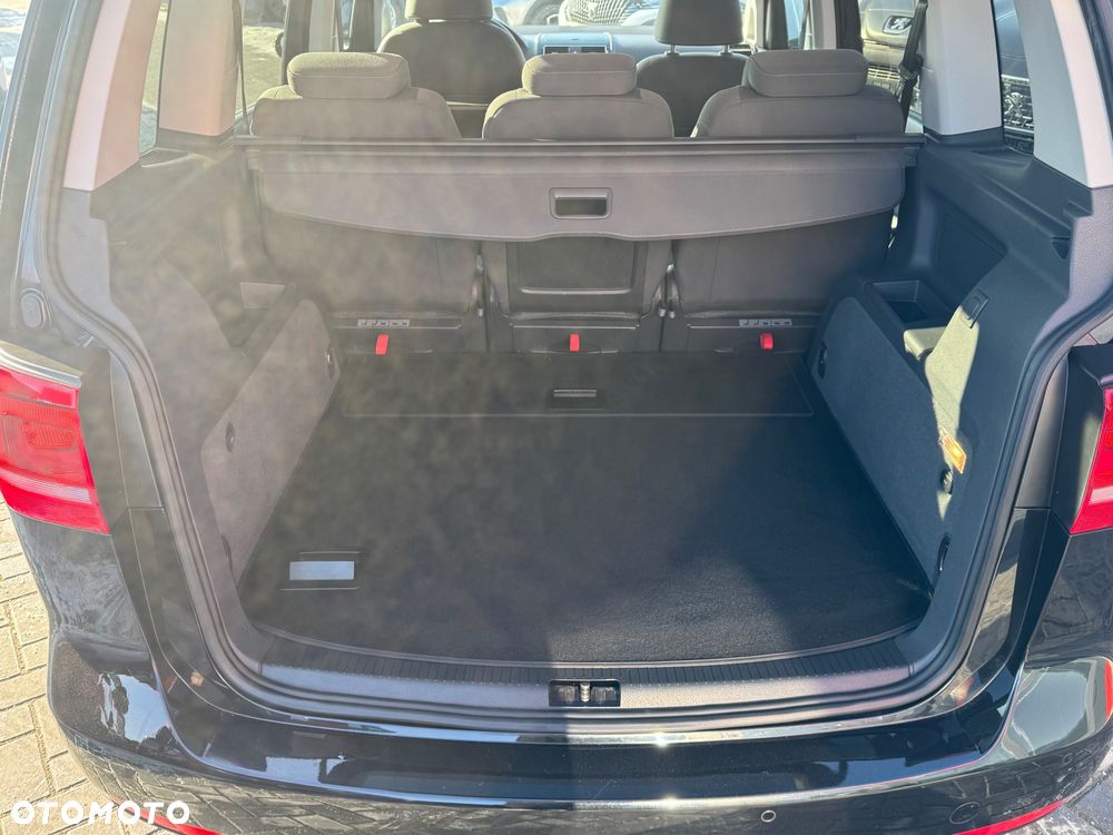 Volkswagen Touran - 31