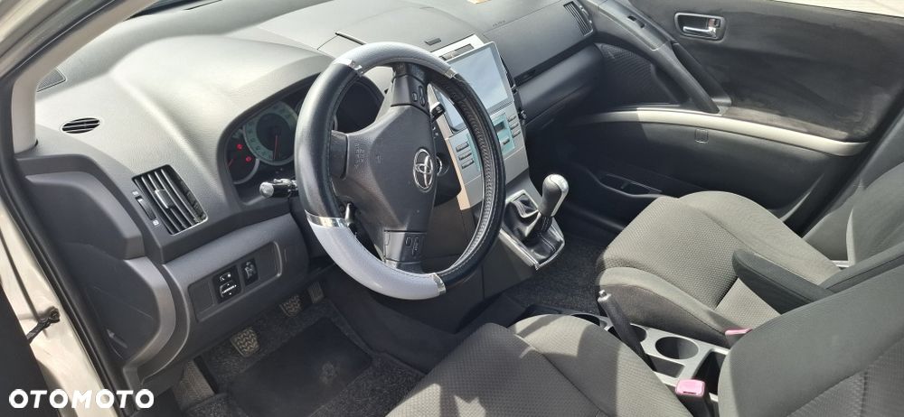 Toyota Corolla Verso - 6