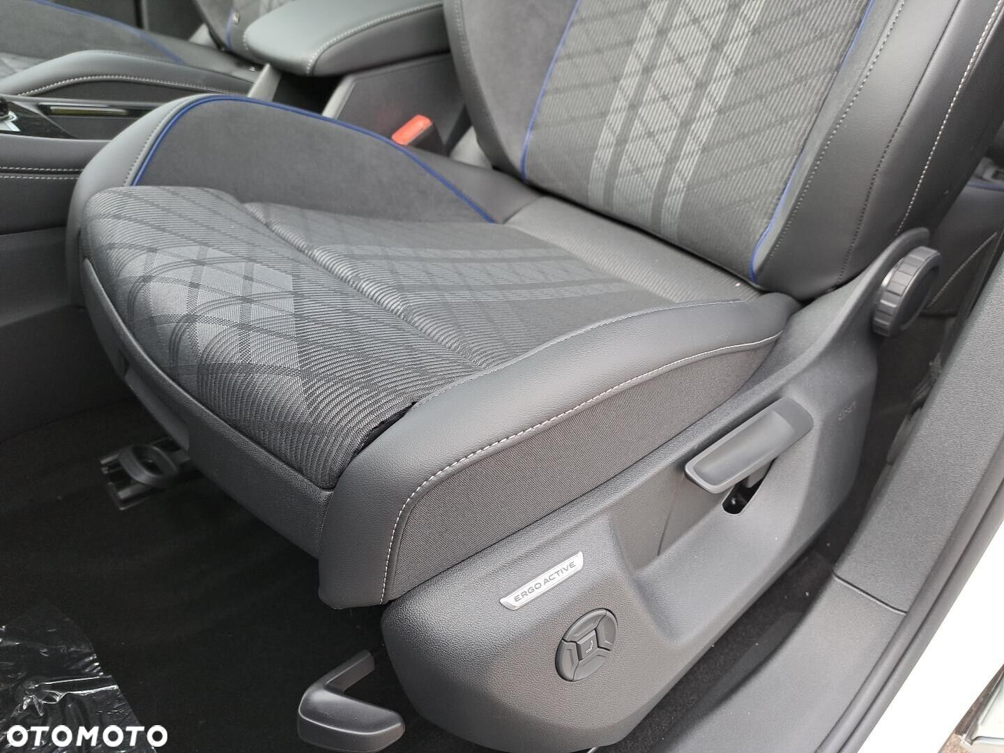 Volkswagen Tiguan - 12