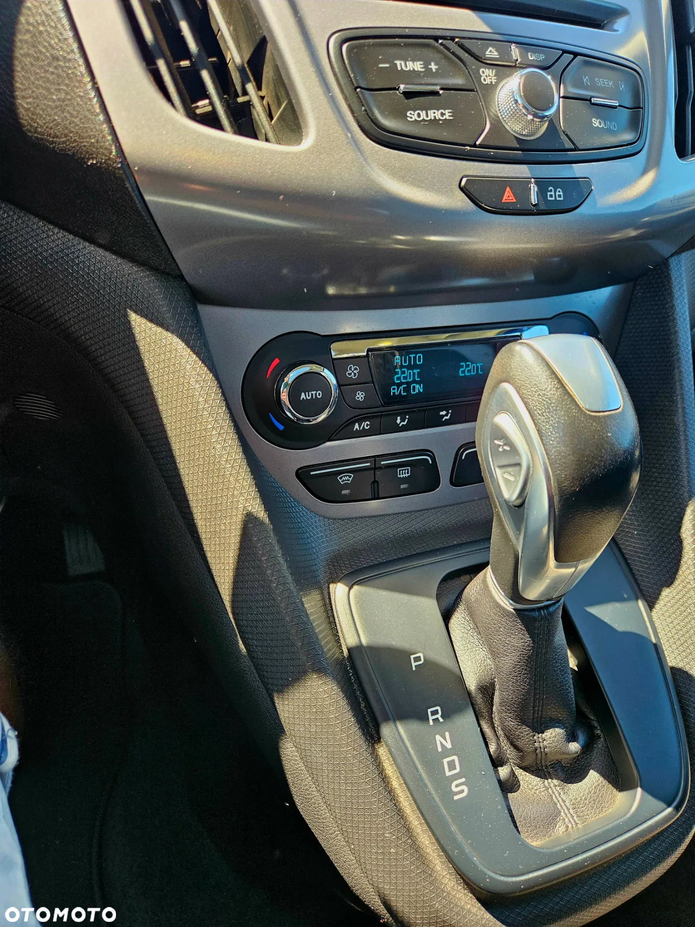 Ford Tourneo Connect - 14