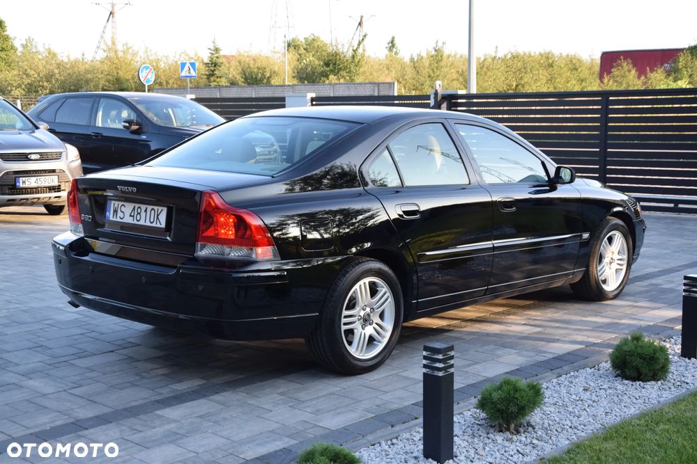 Volvo S60 2.4 Momentum - 4