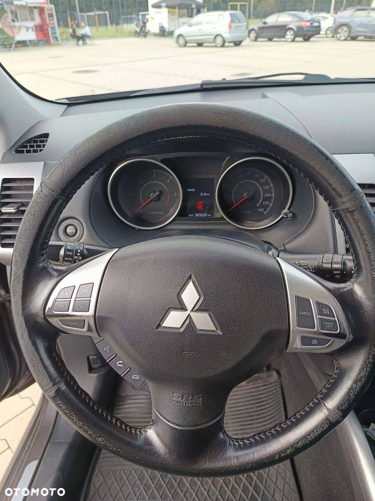 Mitsubishi Outlander 2.0 DID Invite SE - 22