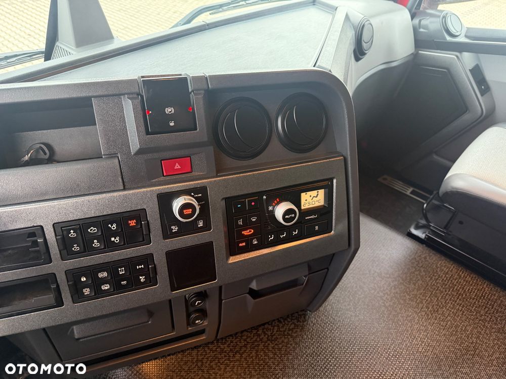 Renault T460 / NISKA KABINA / NISKA WAGA / PRZYSTAWKA PTO / SPROWADZONY / STAN BDB / / / - 27