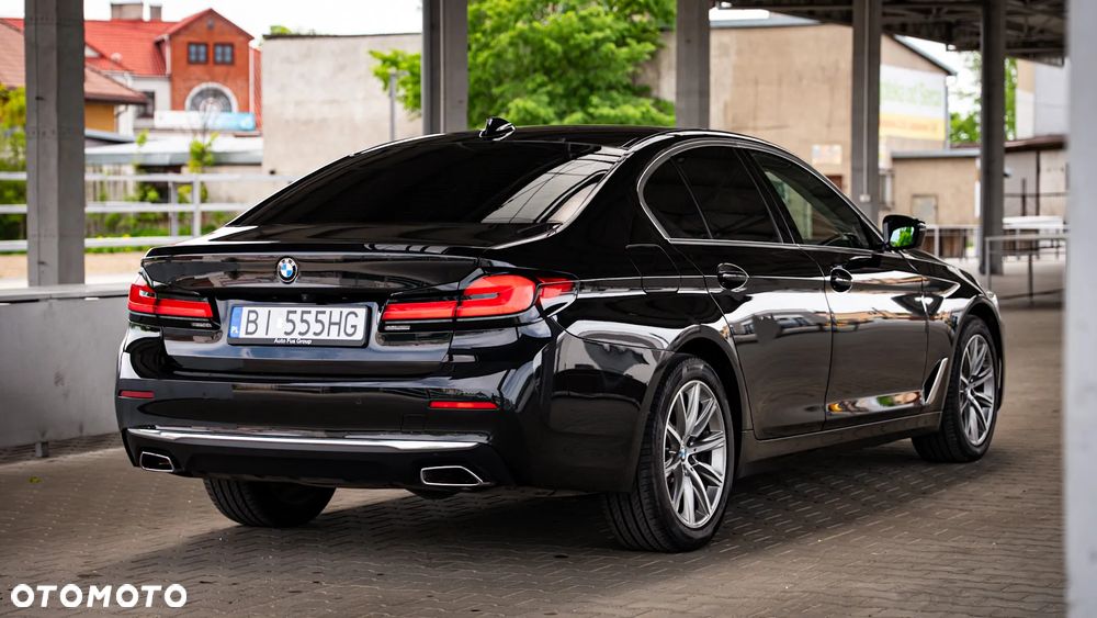 BMW Seria 5 520d xDrive Luxury Line - 3