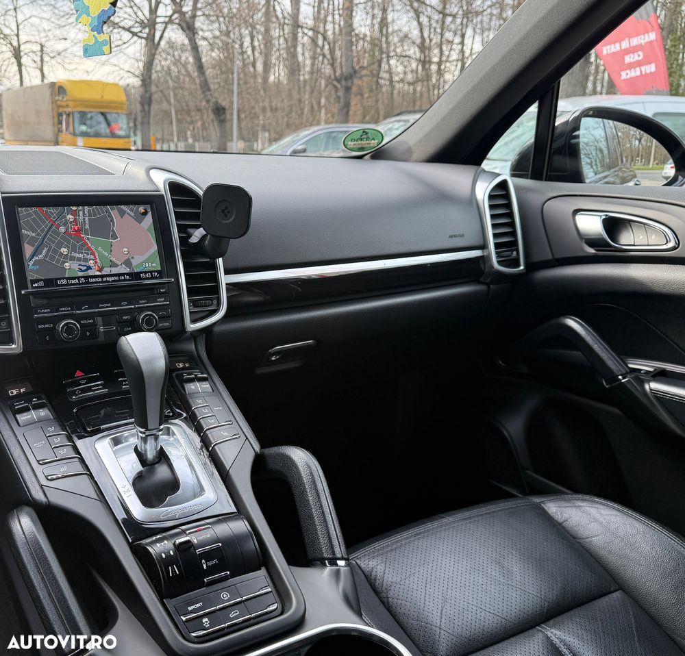 Porsche Cayenne Tiptronic S - 16