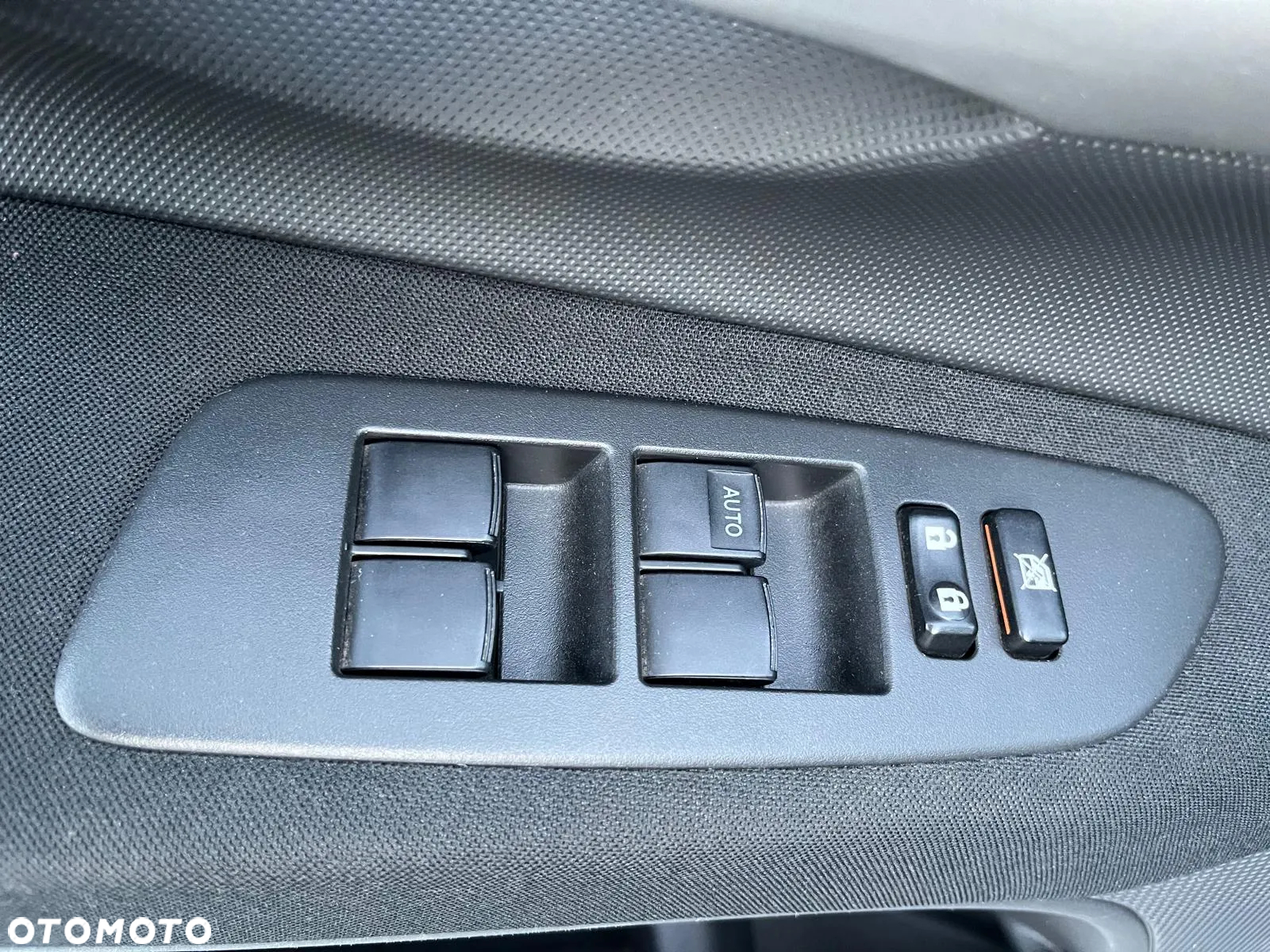 Toyota Auris 1.4 VVT-i - 19