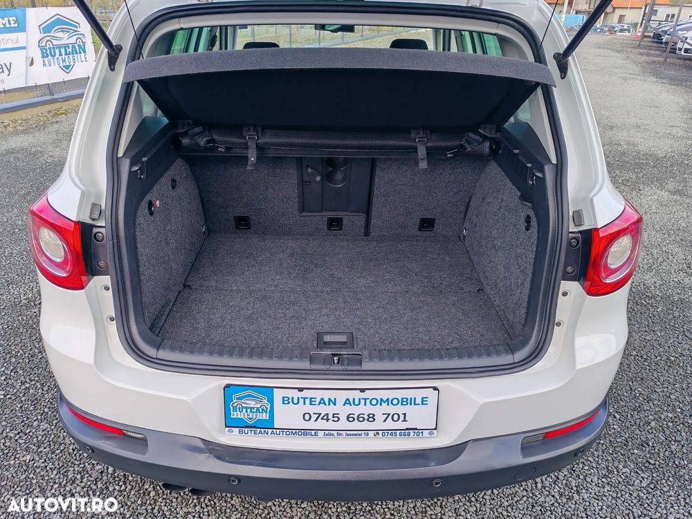 Volkswagen Tiguan 2.0 TDI DPF BlueMotion Technology Sport & Style - 27