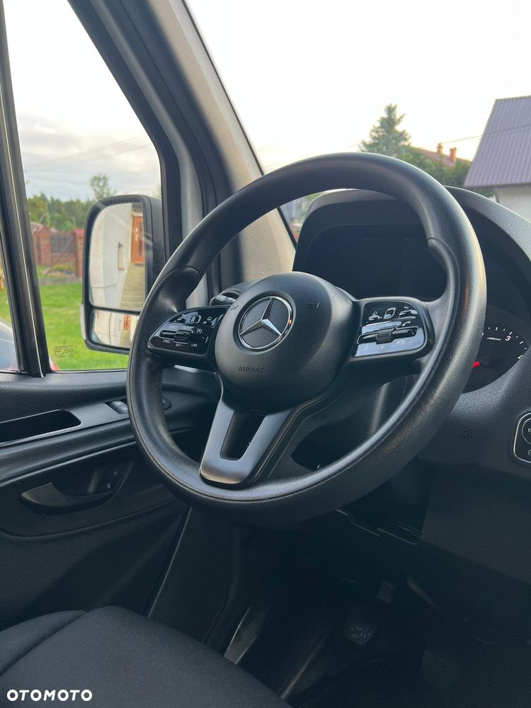 Mercedes-Benz Sprinter - 16