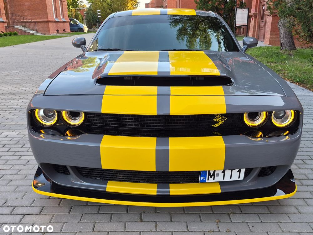 Dodge Challenger - 11