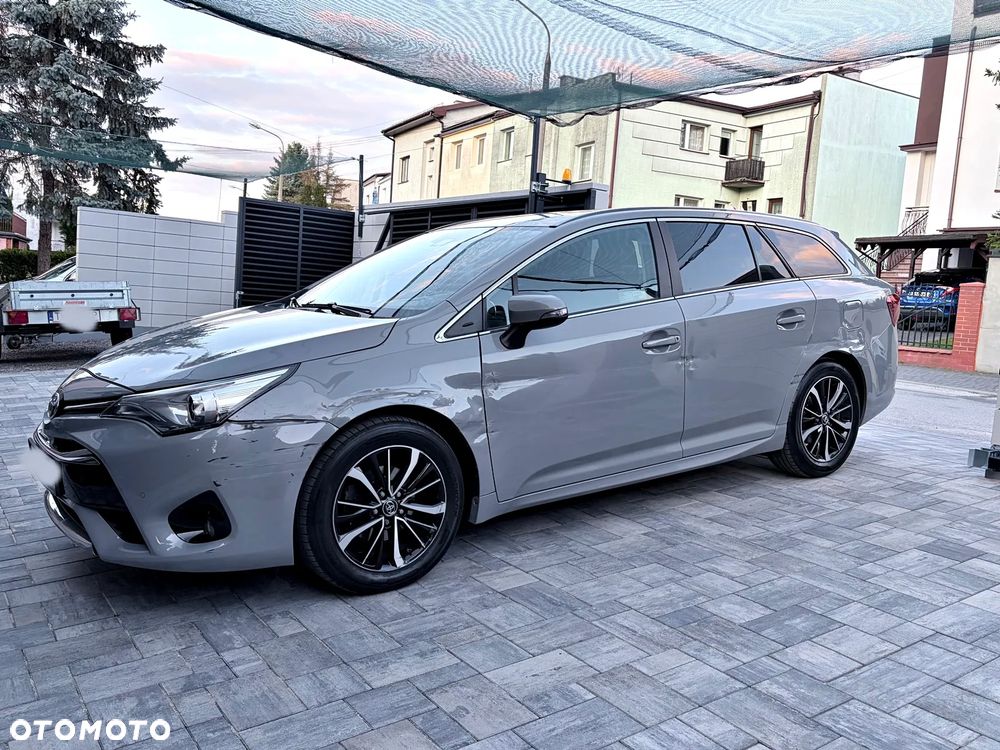 Toyota Avensis 1.8 Premium - 13