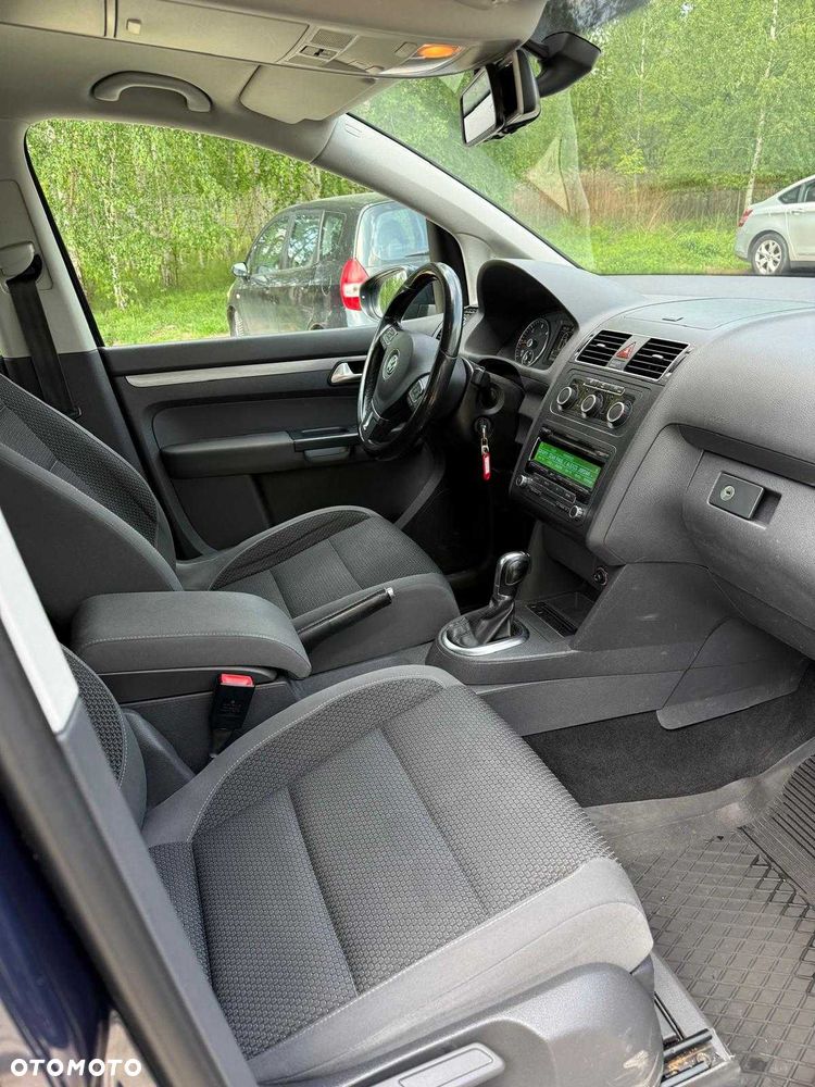 Volkswagen Touran - 6